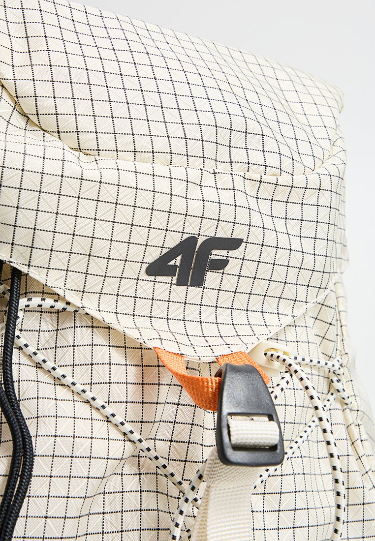 4F