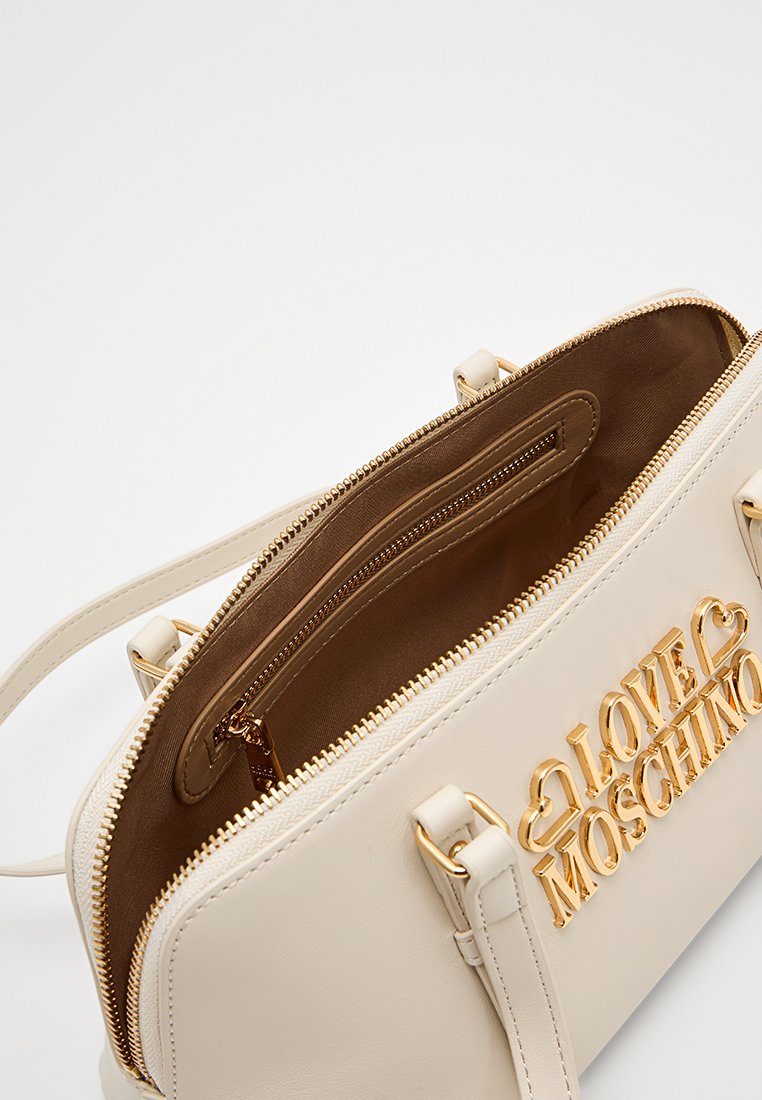 Love Moschino