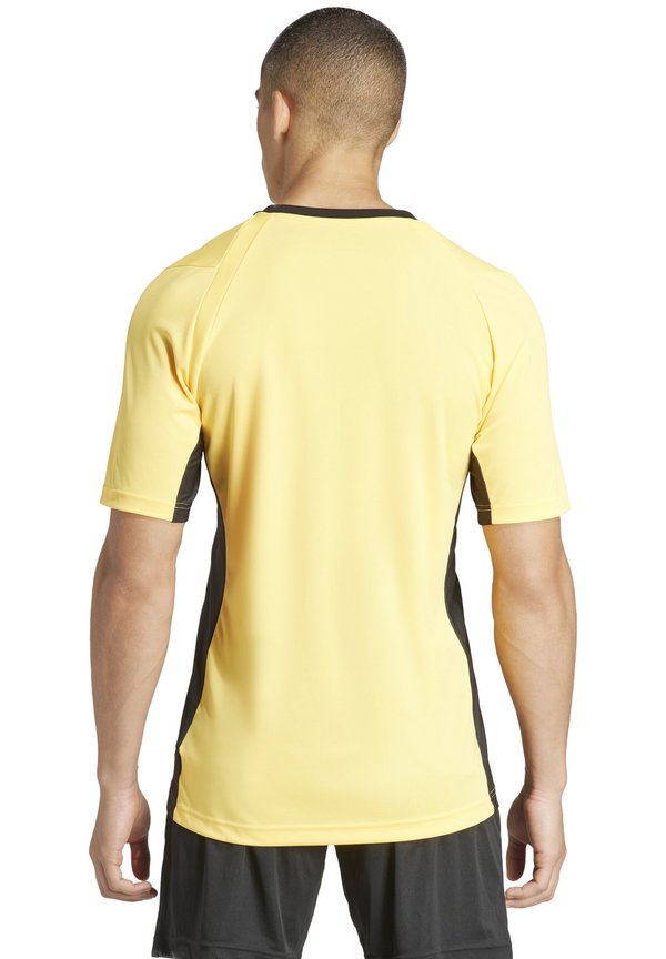 adidas Performance FUSSBALL