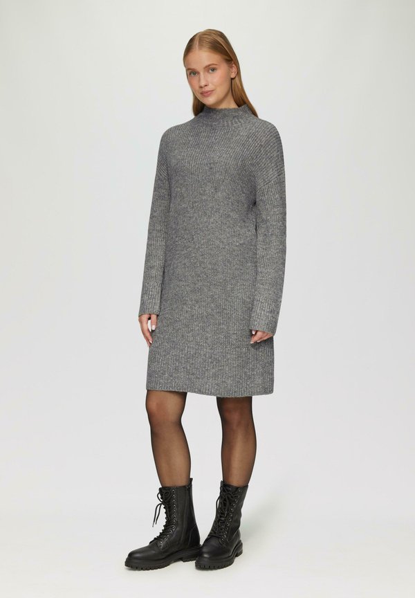 s.Oliver MIT ROLLKRAGEN UND ÜBERSCHNITTENEN SCHULTERN - Jumper dress - graphit