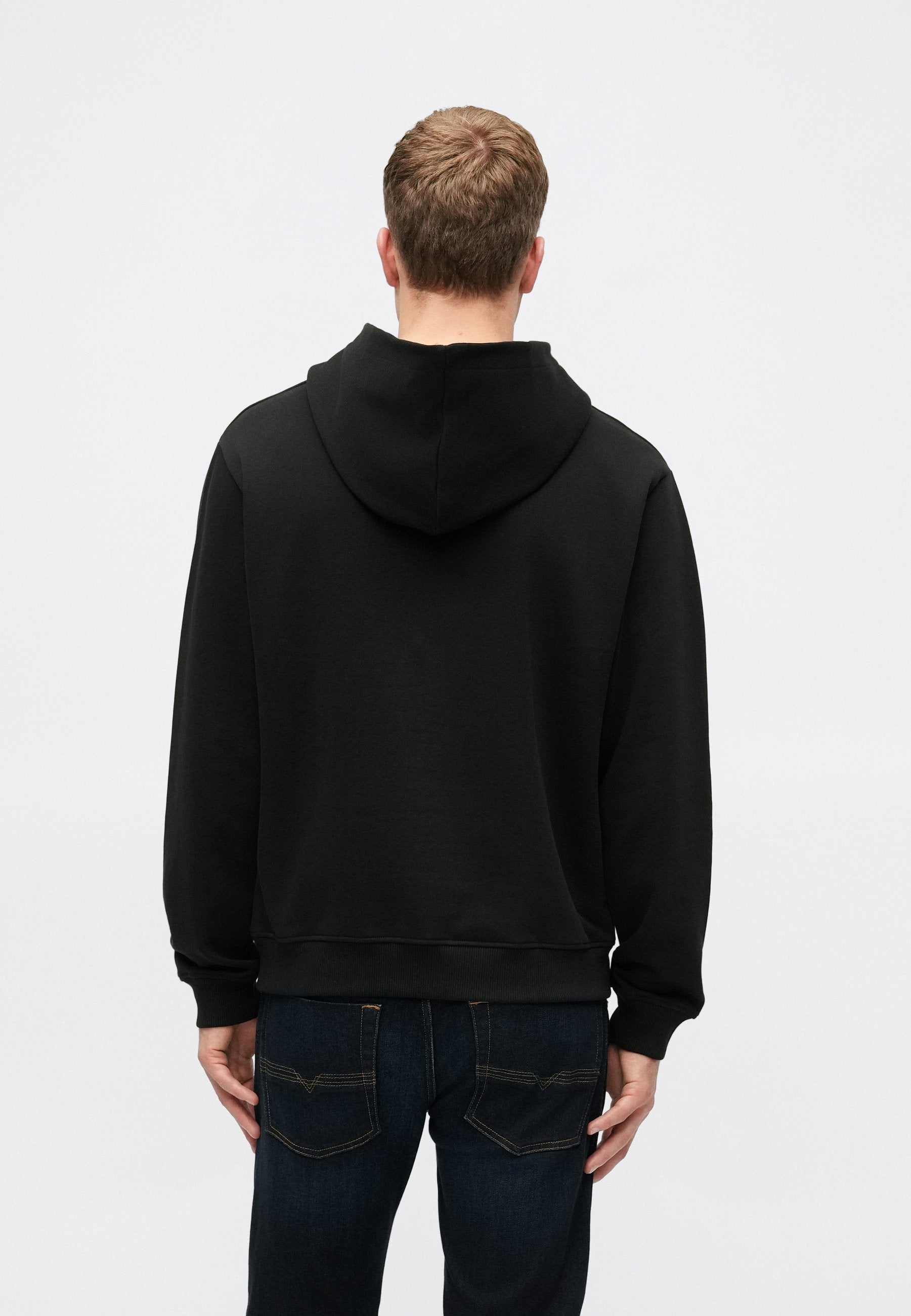 LOGO HOODIE Media 4