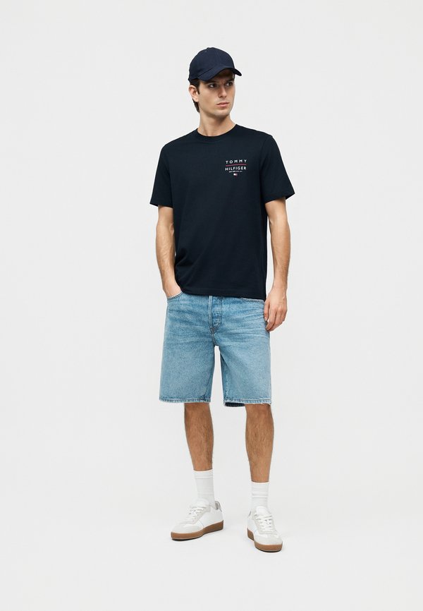 Tommy Hilfiger BRAND LOVE LEFT CHEST TEE