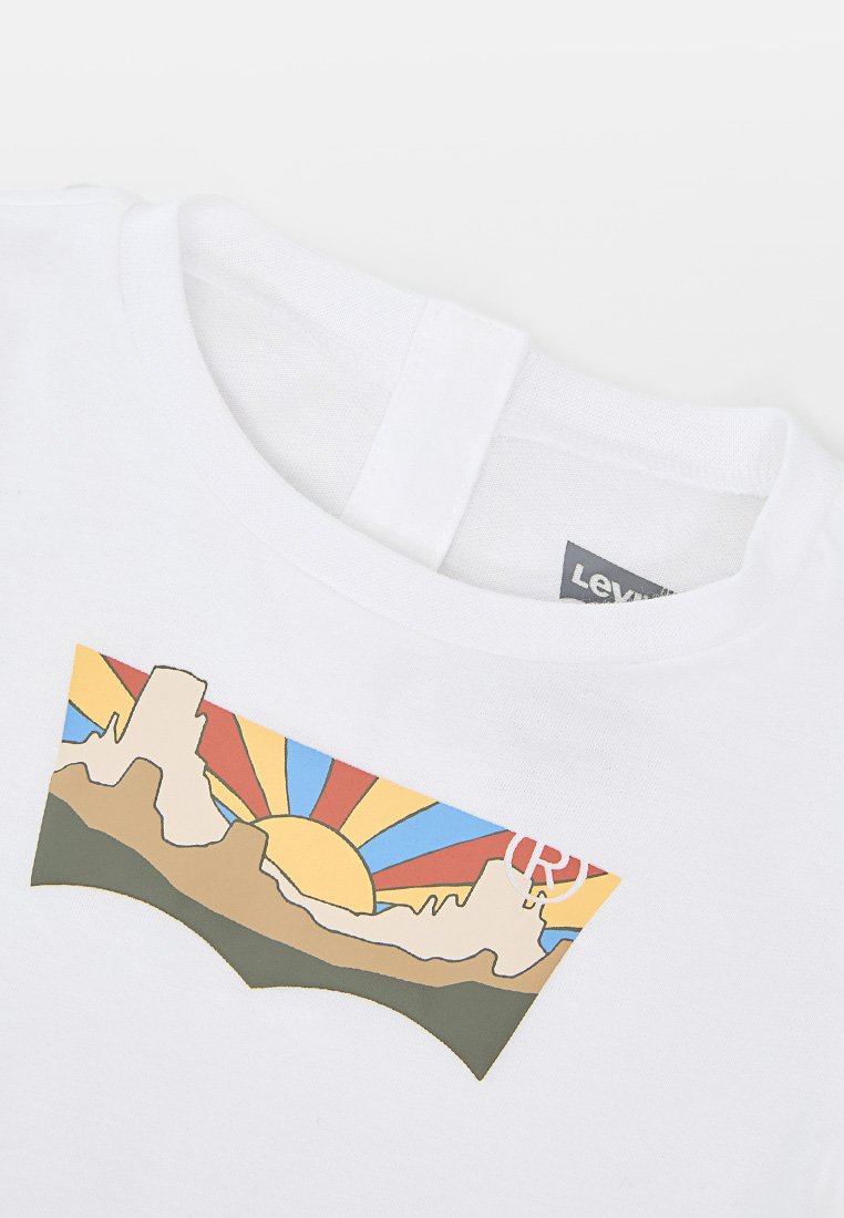 Levi's® BATWING