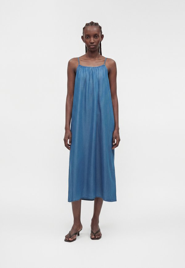 ONLY ONLPEMA NIKI STRAP - Denim dress - medium blue denim