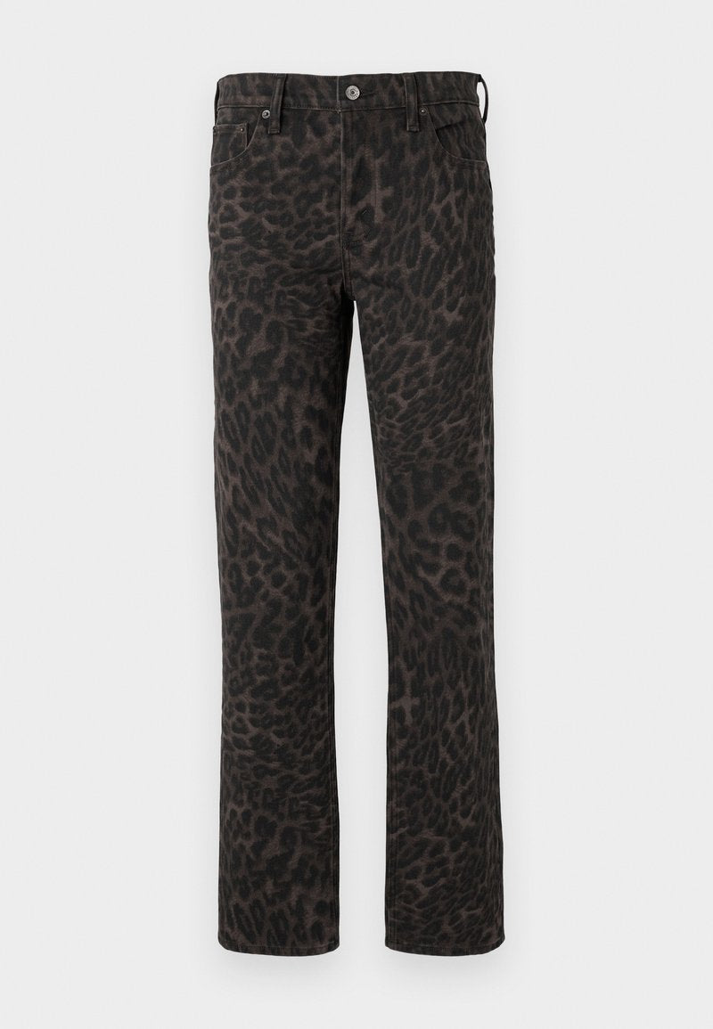 Schwarze Jeans mit einem Leopardenmuster, gerade geschnitten, mit frontalen Taschen und einem Knopfverschluss. Hergestellt aus einem strukturierten Stoff.