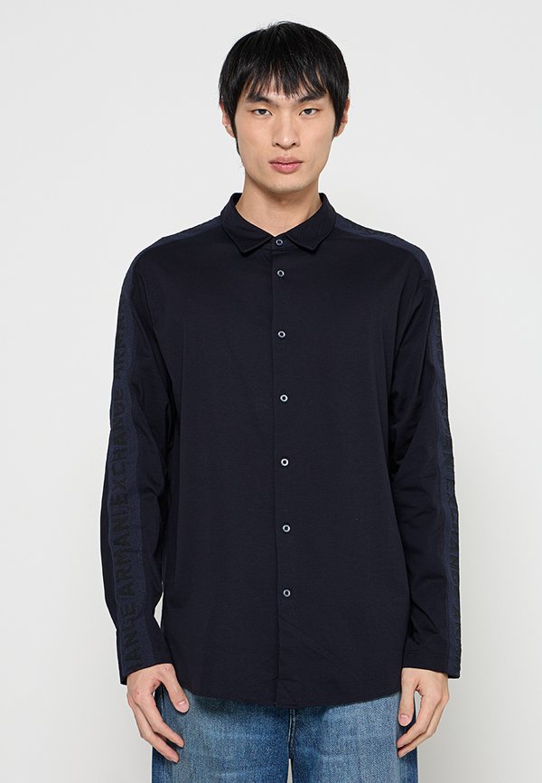 Armani Exchange LOOSE FIT