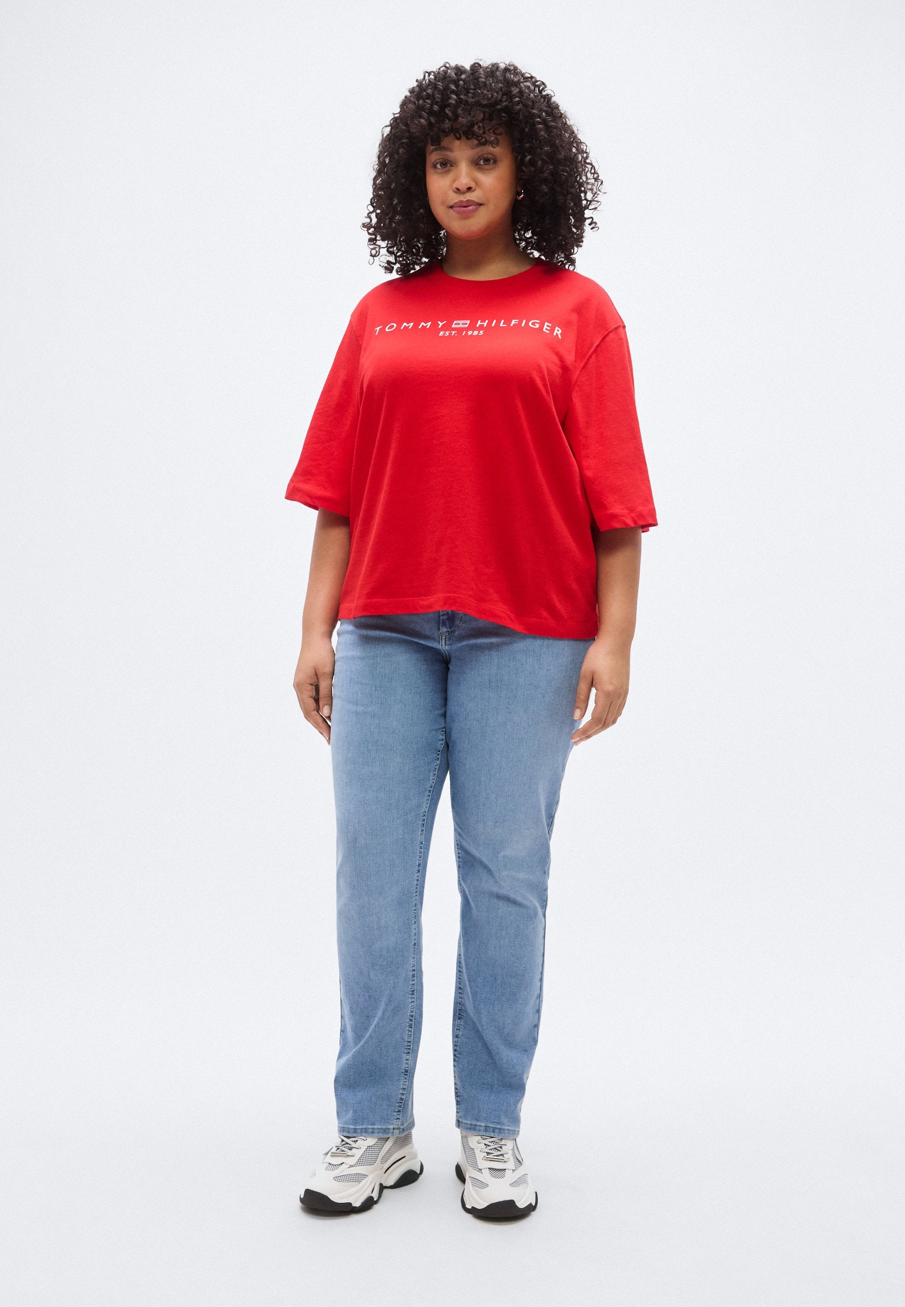CURVE LOGO RELAXED JERSEY T-SHIRT Media 2
