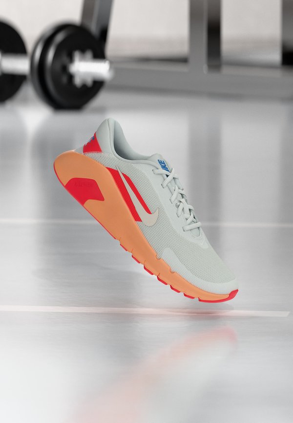 Nike Performance FLEX TRAIN - Training shoe - summit white/phantom/orange pulse/hot lava/volt