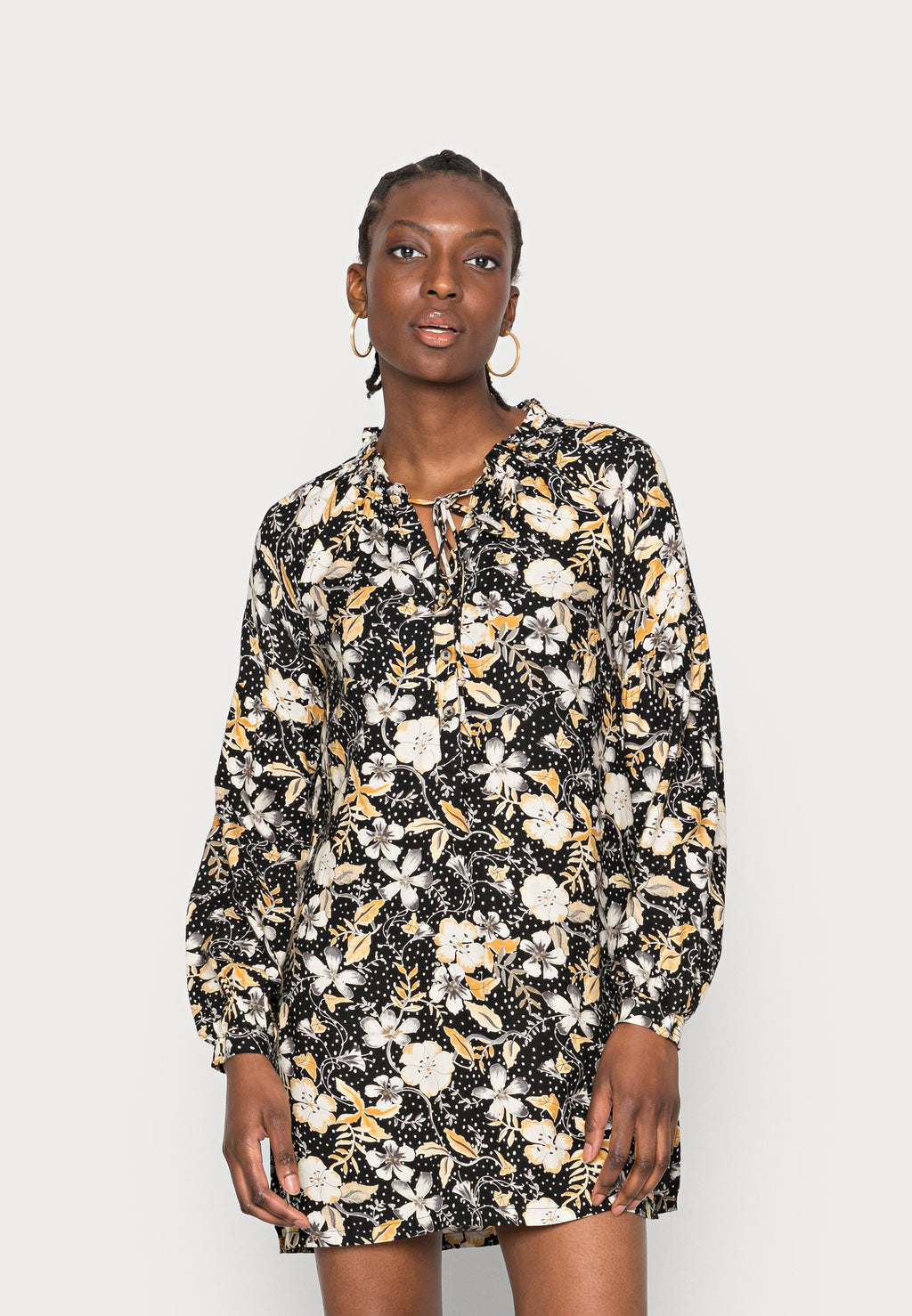 Thought SEYMOUR FRILL NECK TOP