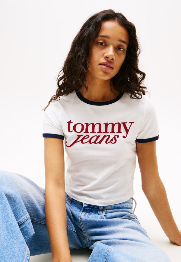 Tommy Jeans SLIM SCRIPT TEE