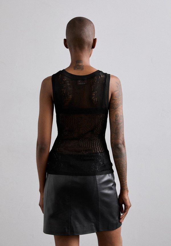 032c FRACTURED SLEEVELESS