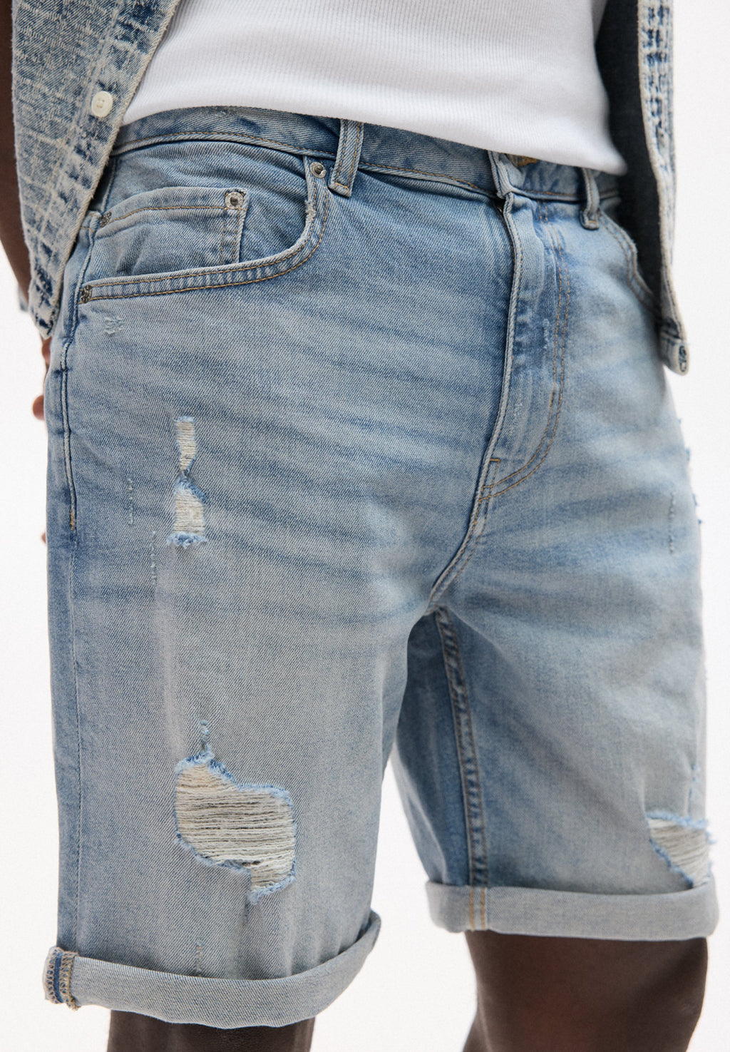 PULL&BEAR RIPPED BERMUDA