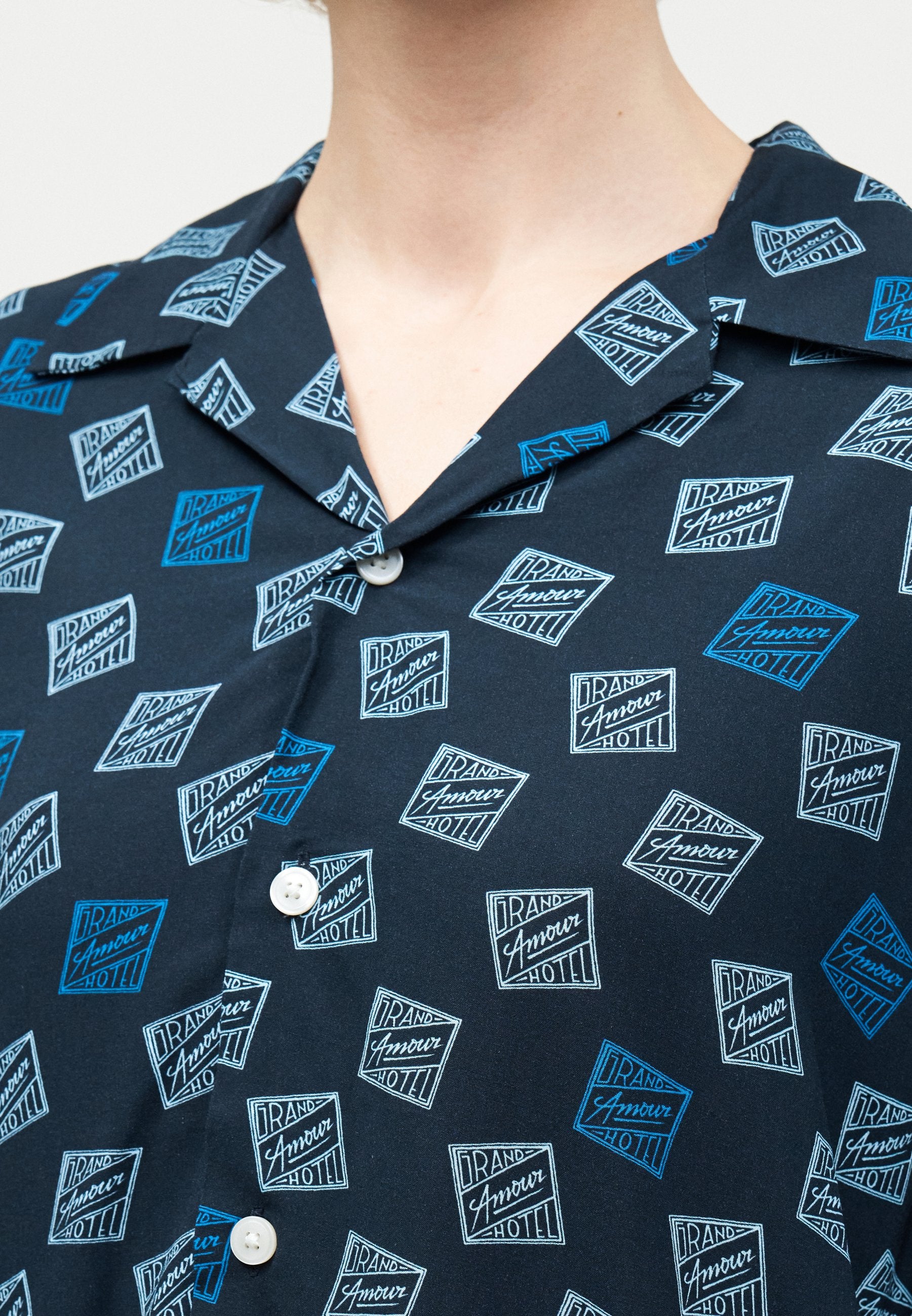 Selected SLHRLXHOTEL AMOUR STAMPS SHIRT