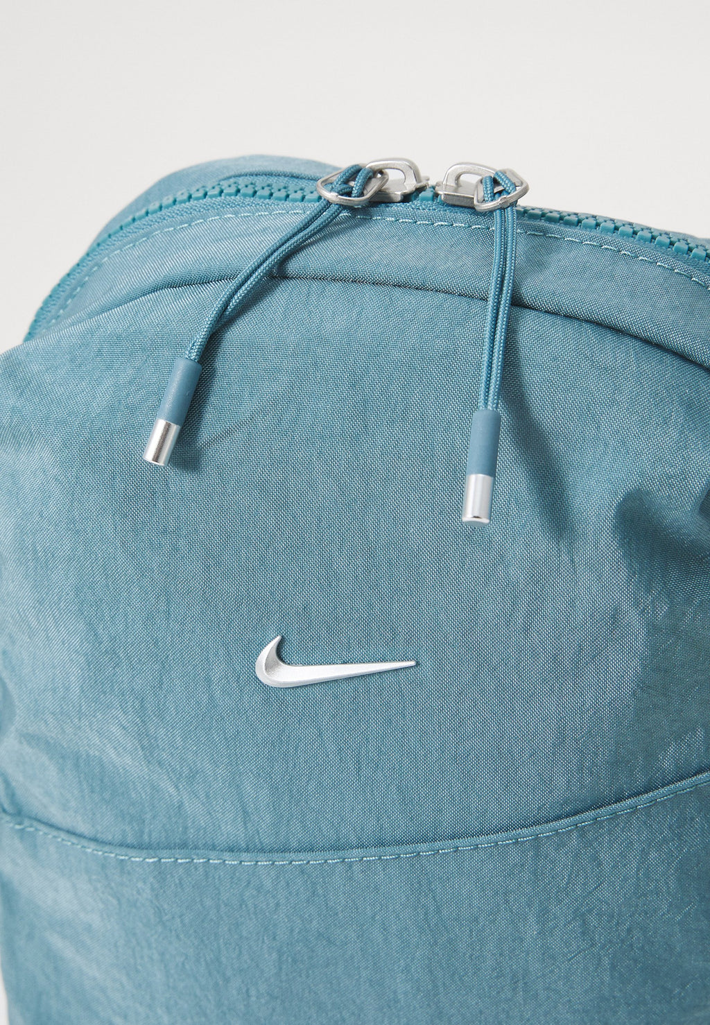Nike Sportswear AURA