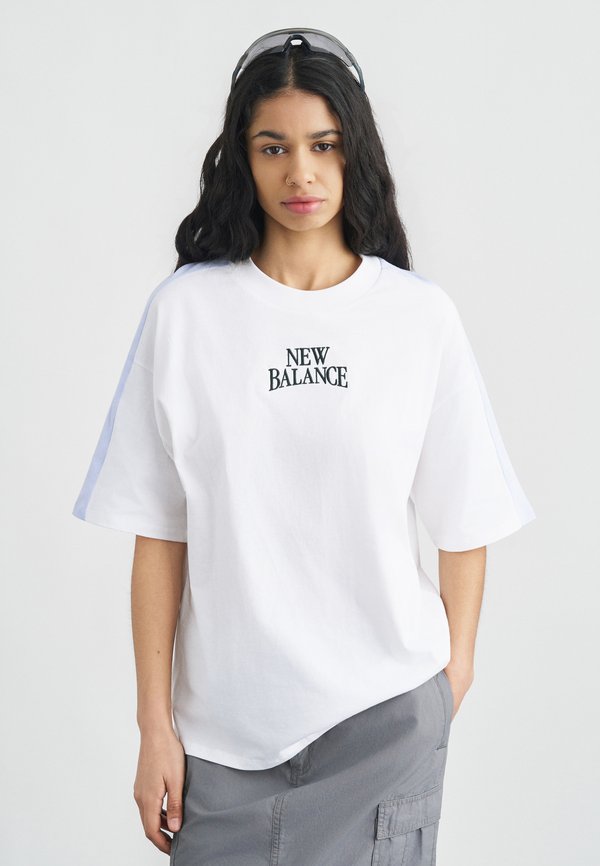New Balance LINEAR HERITAGE OVERSIZED T-SHIRT - Print T-shirt - white