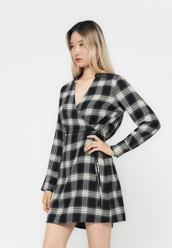 Vero Moda VMLARA WRAP SHORT DRESS