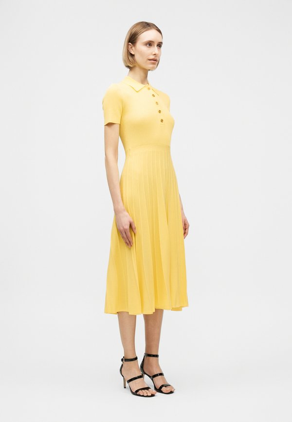 MICHAEL Michael Kors FIT FLARE