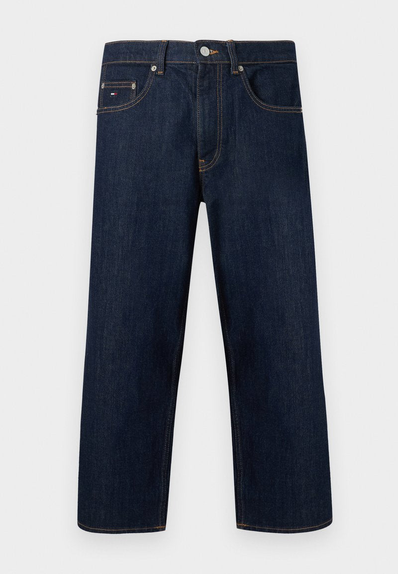 Dunkelblaue Jeans mit geradem Bein, fünf Taschen, kontrastierenden orangefarbenen Nähten, silbernem Knopf und kleinem Logo auf der vorderen rechten Tasche.