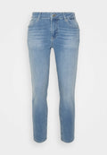 Helle blaue Denim-Jeans mit schmaler Passform, fünf Taschen, Reißverschluss und Knopfverschluss sowie einem leicht verblassten Finish. Gerade Beinform.