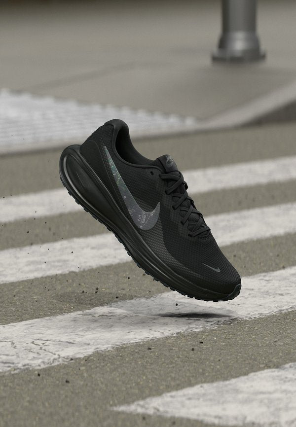 Nike Performance REVOLUTION 8 PRINT - Road running shoes - black/white/dark smoke grey/iron grey