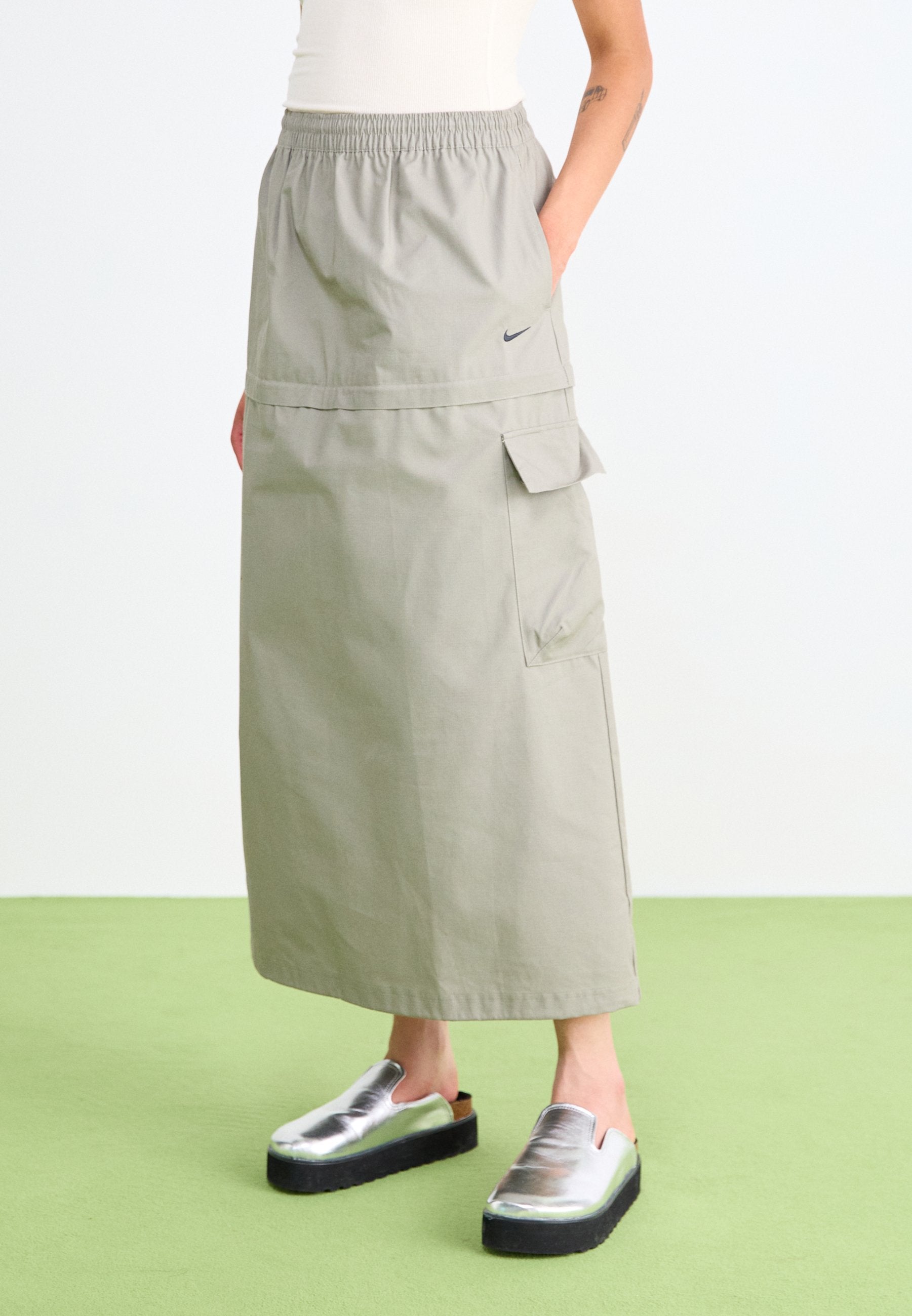 Nike Sportswear ESSTL WVN MR CGO