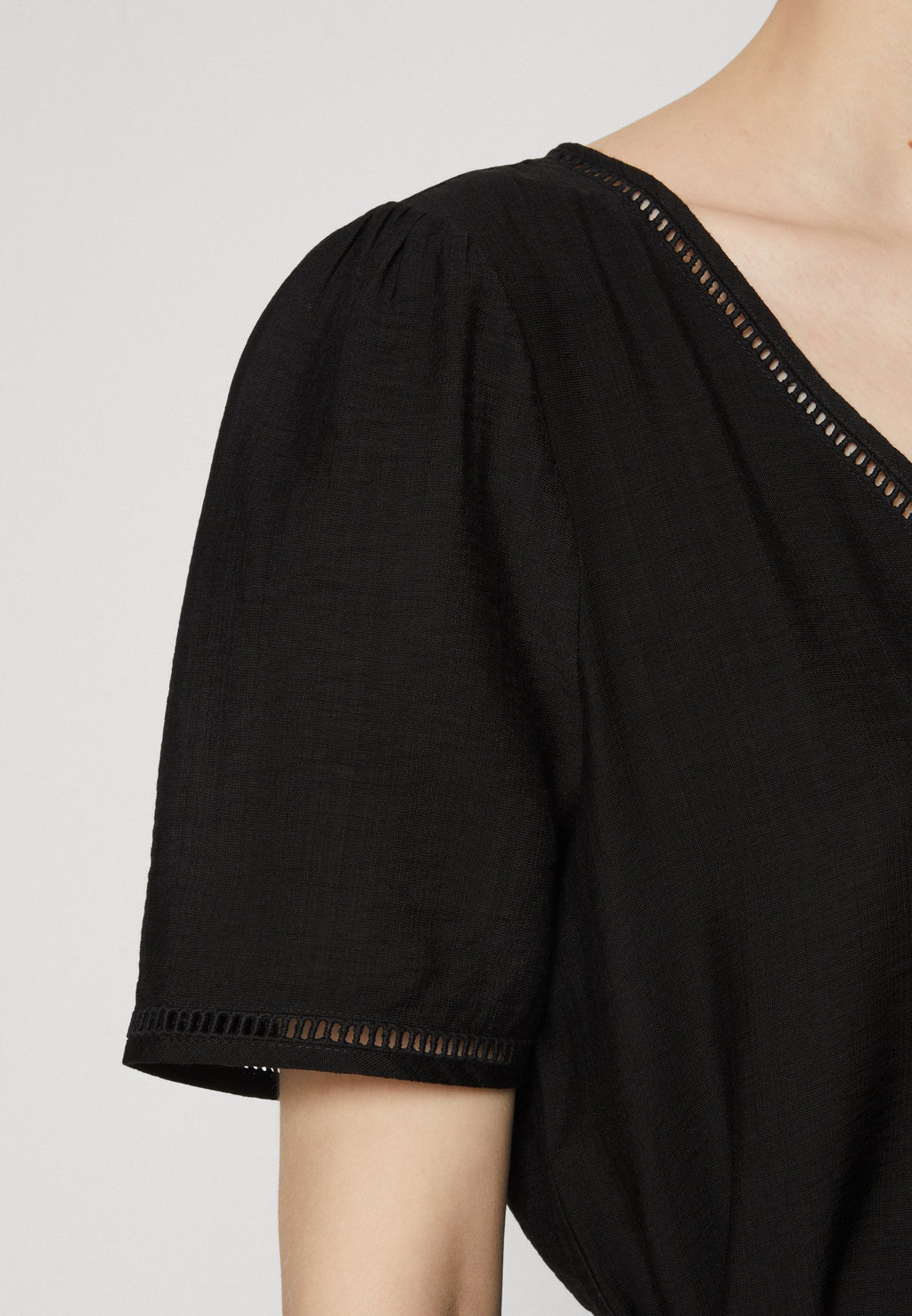 ONLCELINE PAULA V NECK DRESS  Media 6