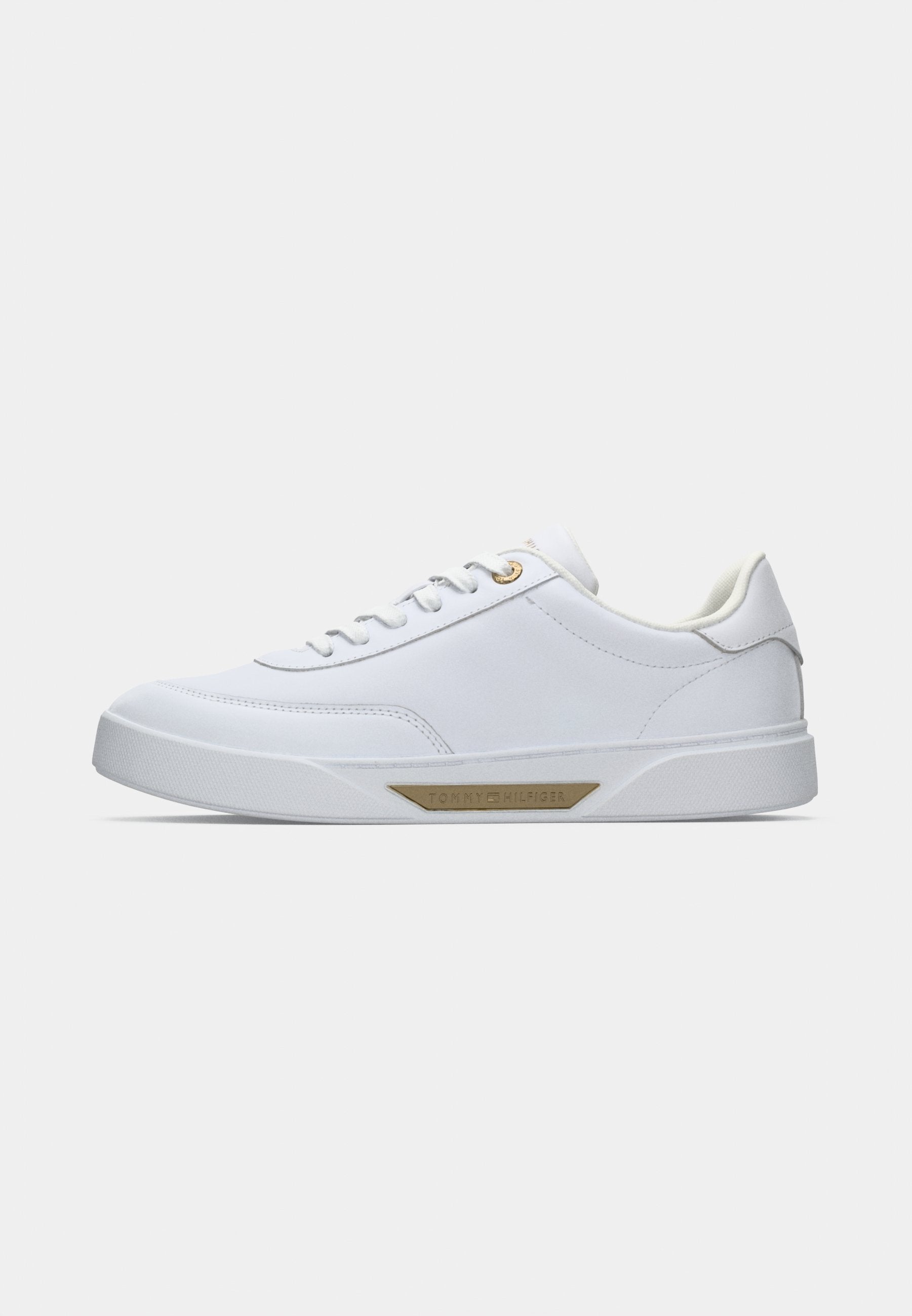 ESSENTIAL CHIC COURT Media 2