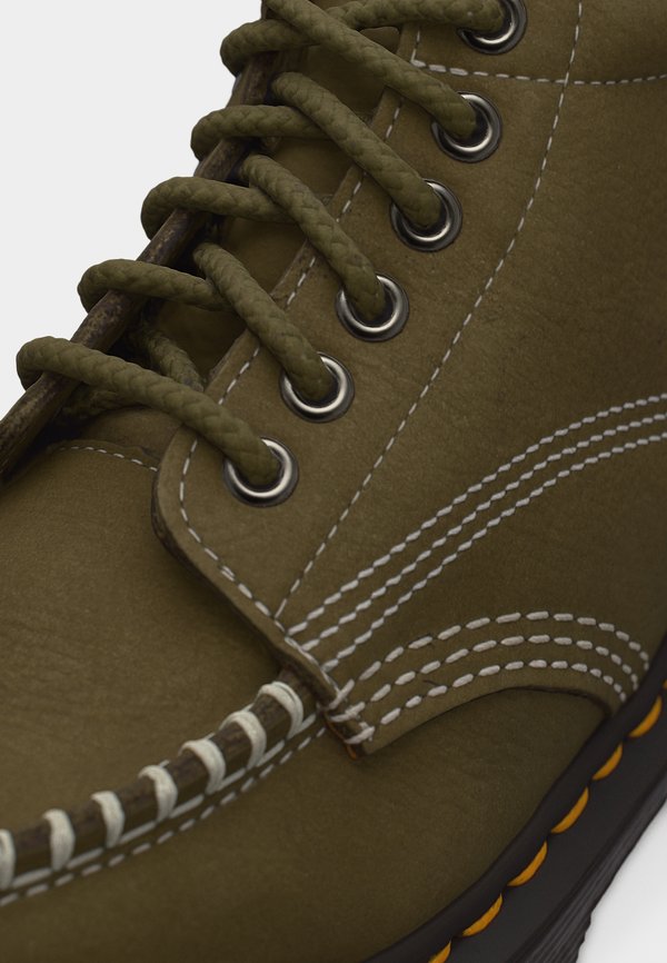 Dr. Martens LOWELL CHUKKA 6 EYE BOOT UNISEX