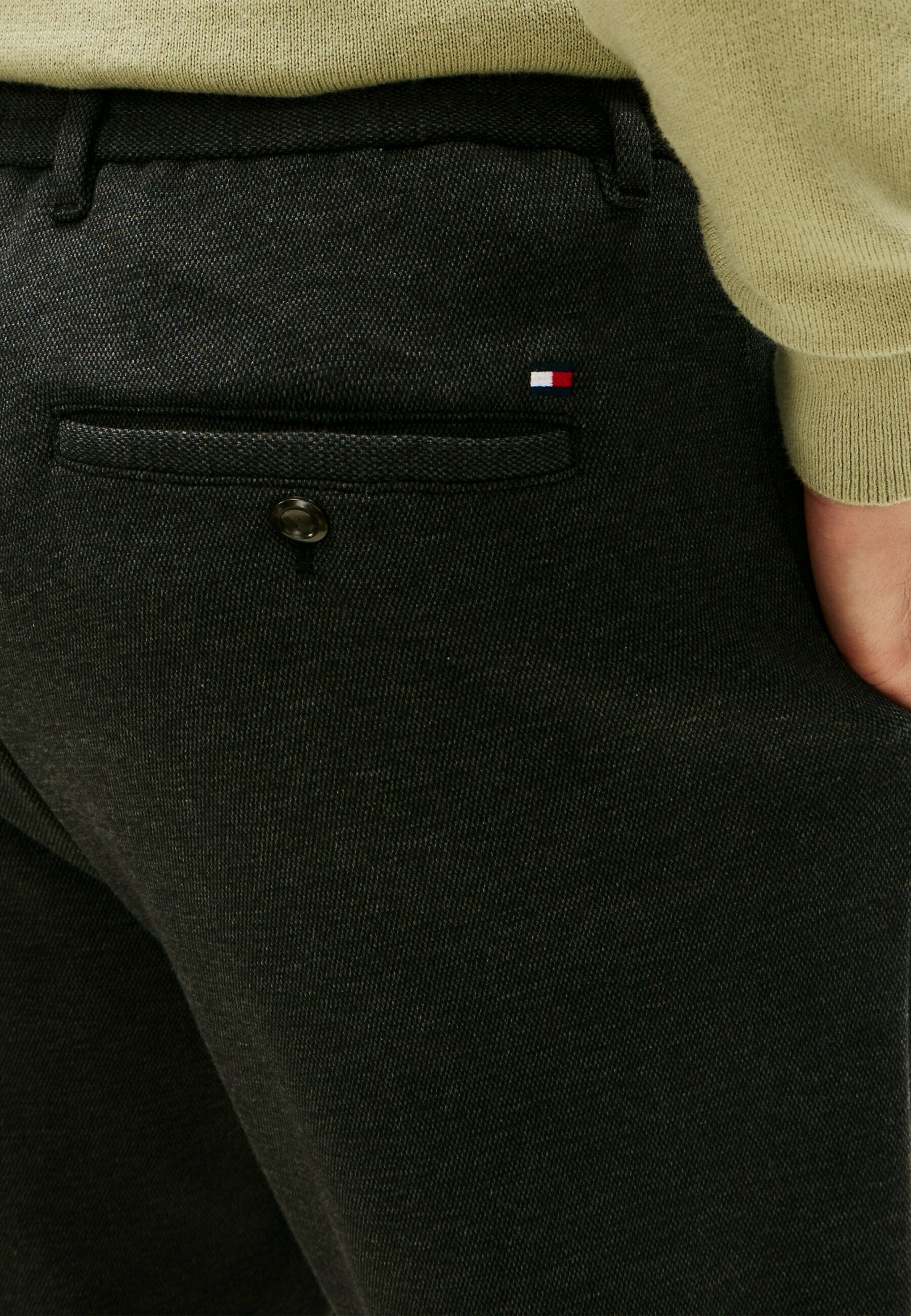 TAPERED  Media 5