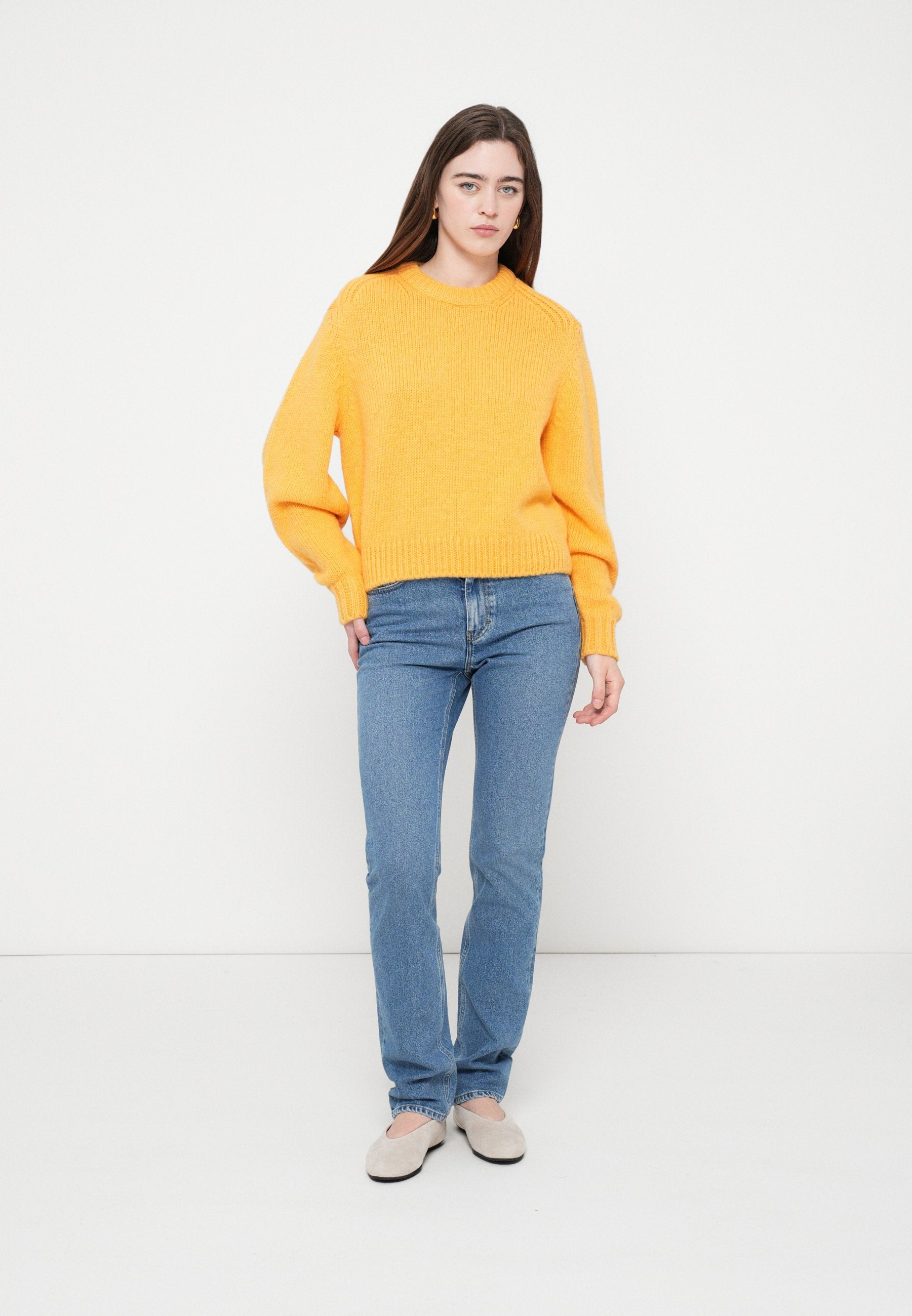 CLOSED CREW NECK LONG SLEEVE