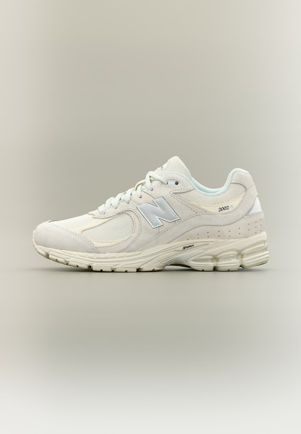New Balance U2002 UNISEX - Trainers - sea salt/silver-coloured metallic