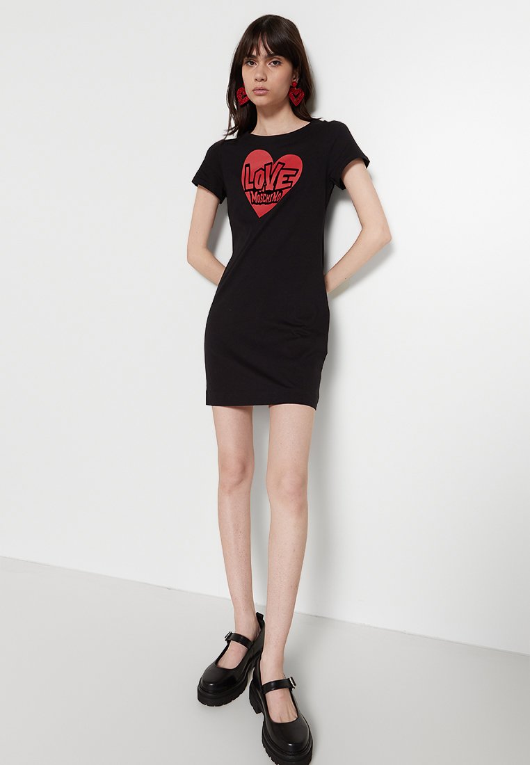 Love Moschino