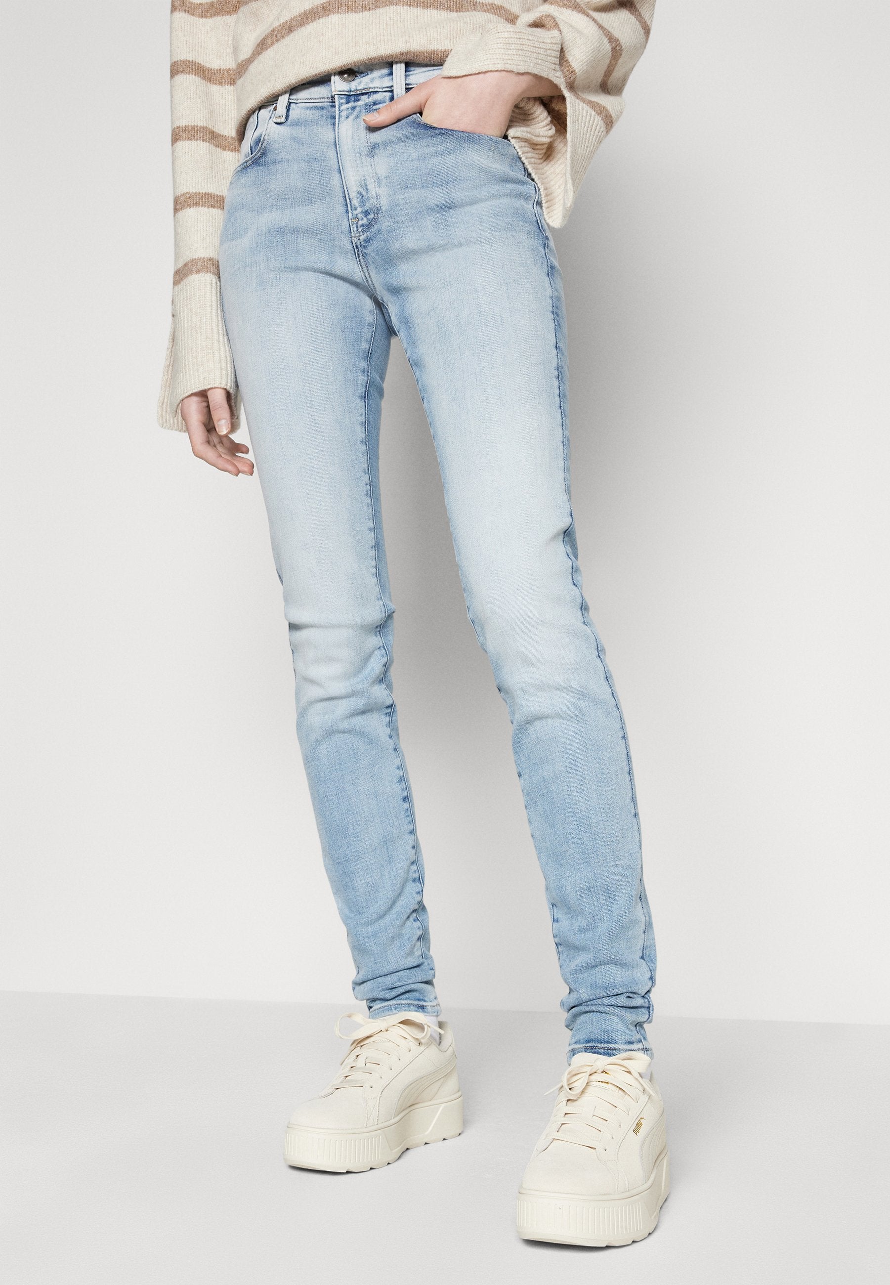 LHANA SKINNY Media 5