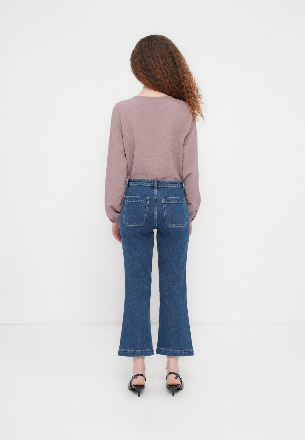 ONLEMILY CROP FLARE Media 4