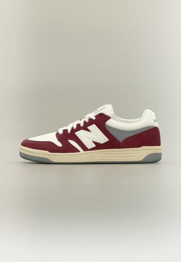 New Balance Trainers - classic crimson/sea salt