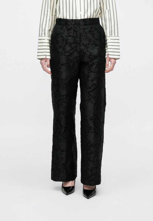 DAY Birger et Mikkelsen HUNT REFINED STRUCTURE