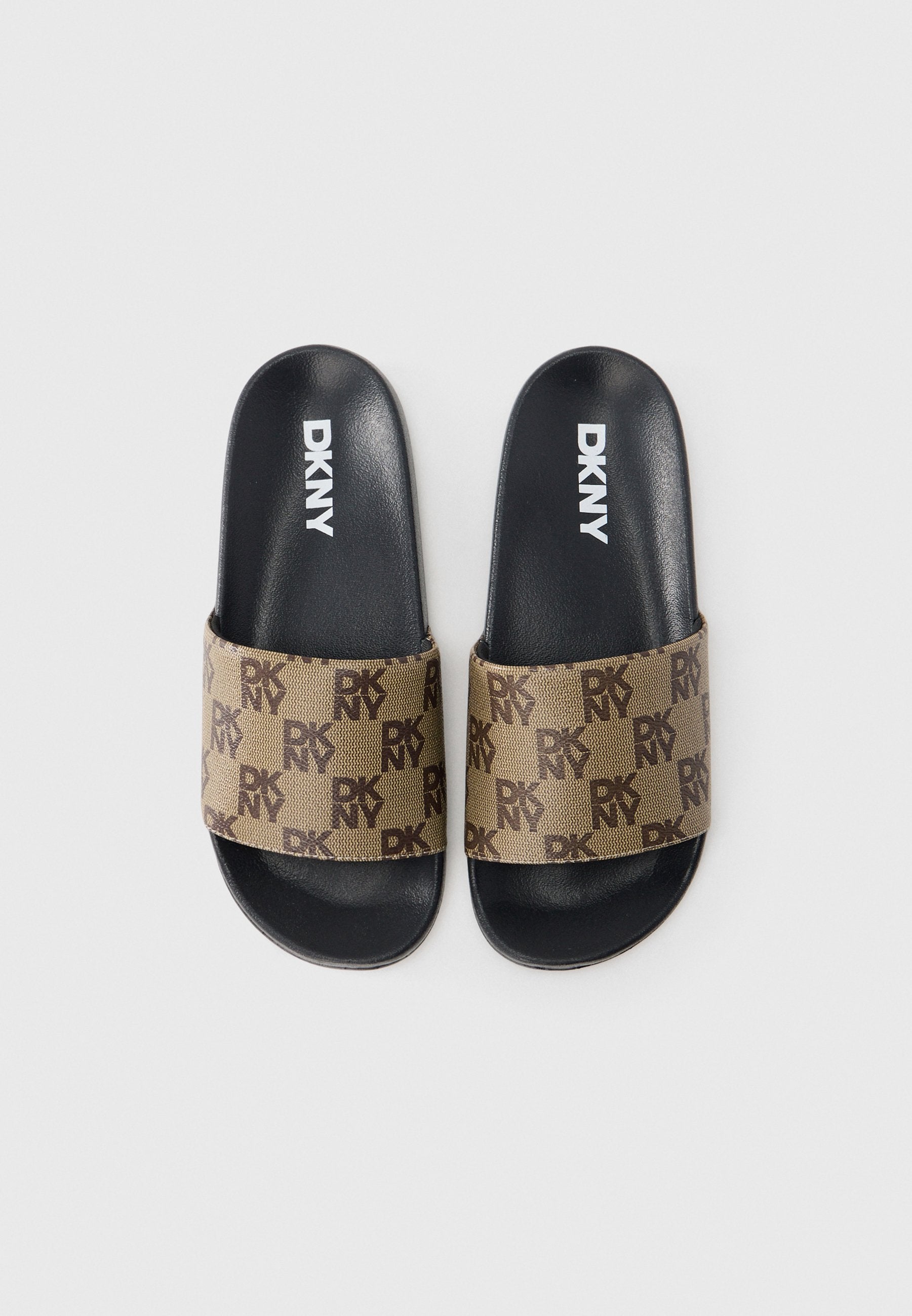 DKNY ZELLA