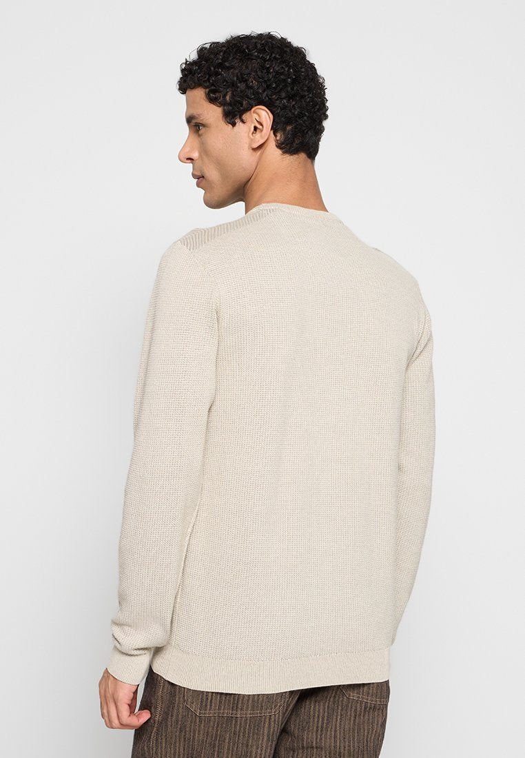 CREWNECK PLATED STRUCTURE  Media 2