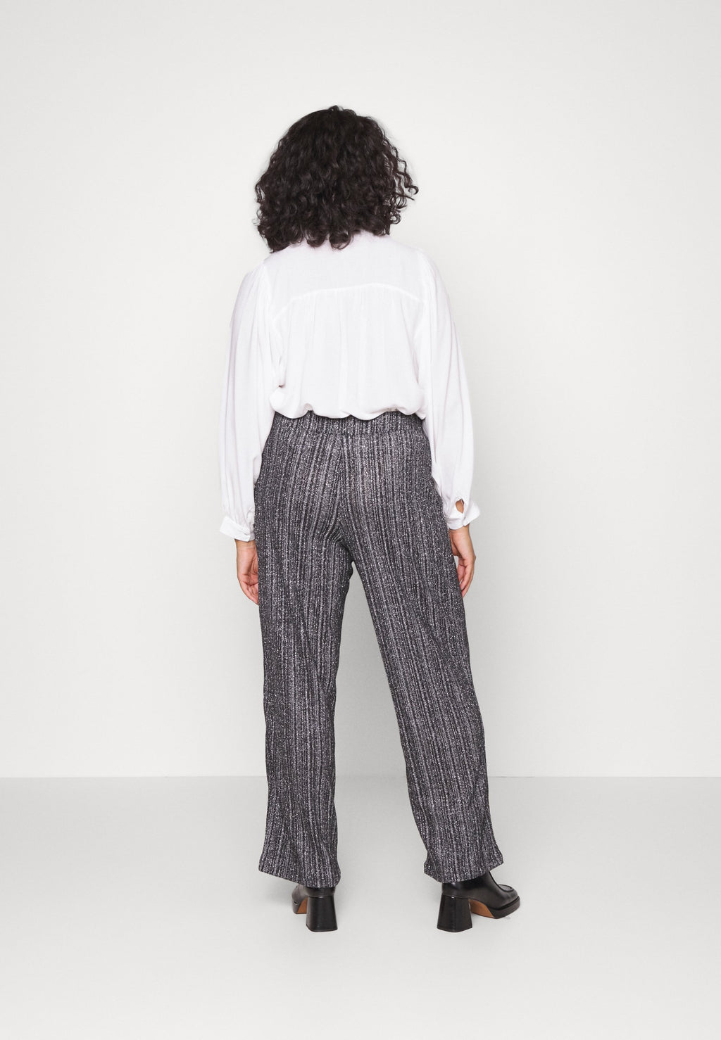 Noisy May Curve NMEIZA LOOSE PANTS