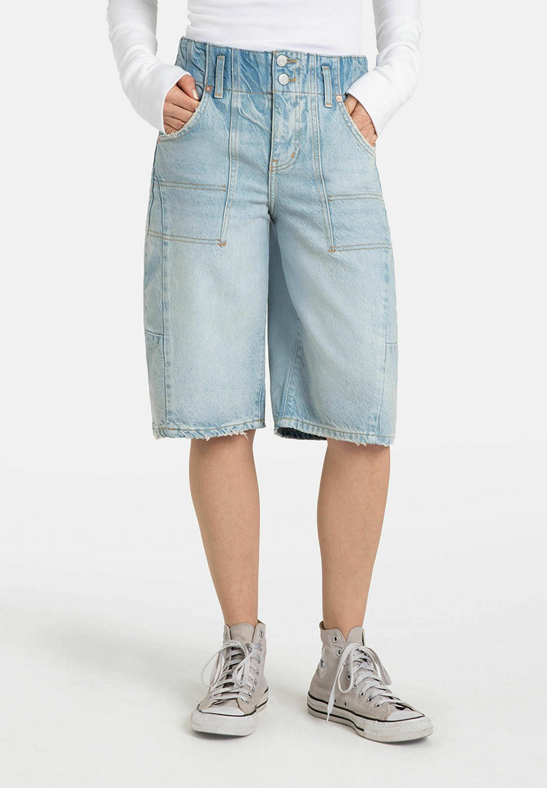Free People  EXTREME MEASURES BARREL
