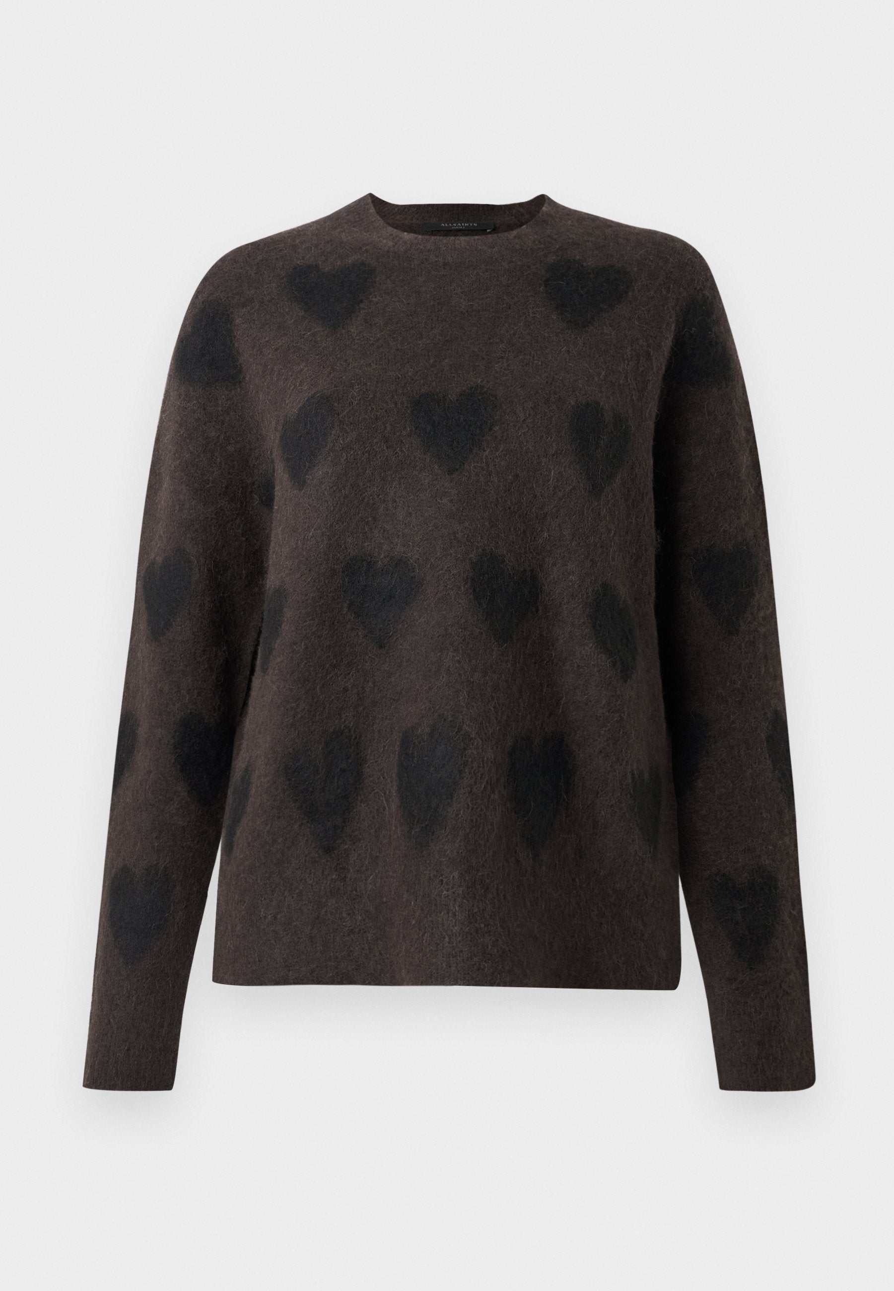 Brauner Pullover mit einer weichen Textur, der ein Muster aus schwarzen Herzen aufweist. Er hat einen runden Ausschnitt und lange Ärmel.