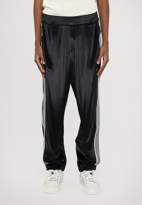 EA7 Emporio Armani TUTA SPORTIVA