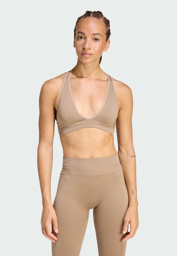 adidas Performance WE SCRUN LS - Light support sports bra - chalky brown