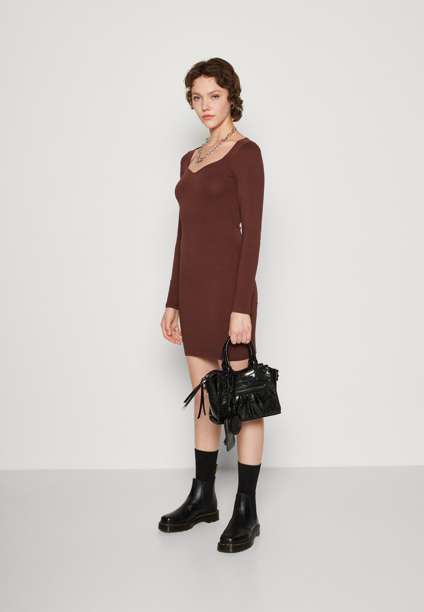 Pieces PCSOFFI  SQUARE NECK MIDI DRESS