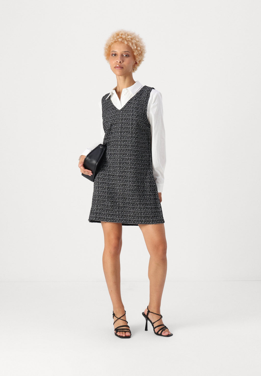 ONLLODA BOUCLE DRESS  Media 2