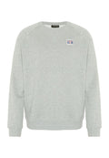 Hellgrauer Pullover mit langen Ärmeln, gerippten Bündchen und Saum, mit einem kleinen mehrfarbigen Logo auf der Brust. Weiches Material aus Baumwollmischung.