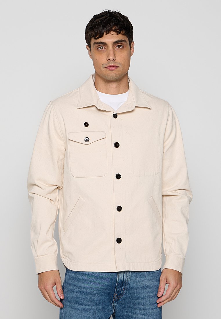 REGULAR FIT  Media 1