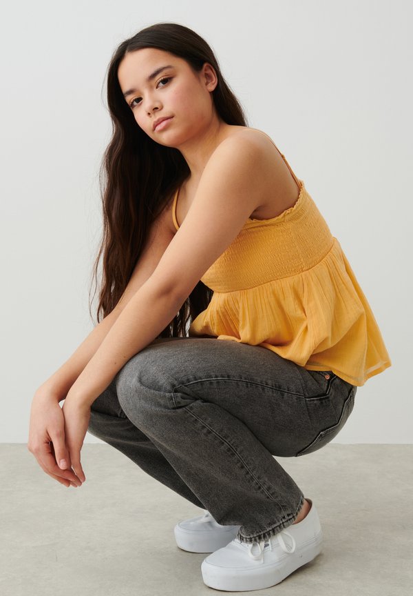 Gina Tricot Y MULTI
