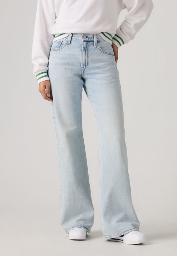 Levi's® MIDDY LOOSE BOOT - Bootcut jeans - light blue denim