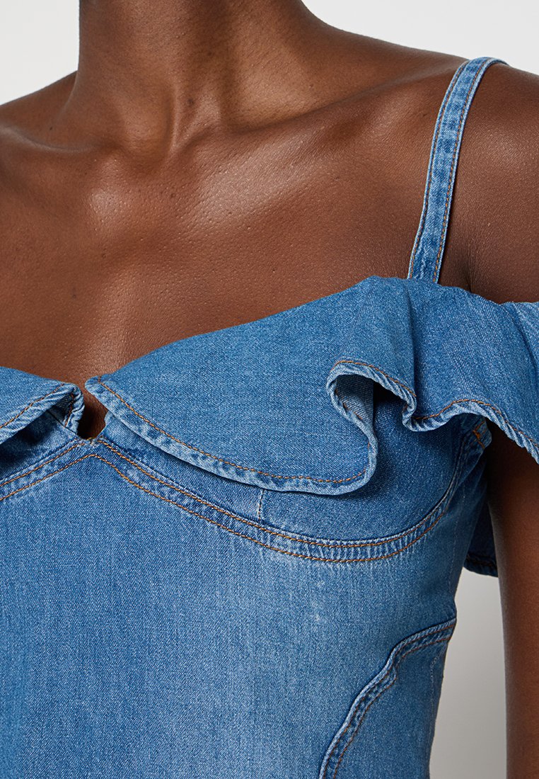 MOSCHINO JEANS